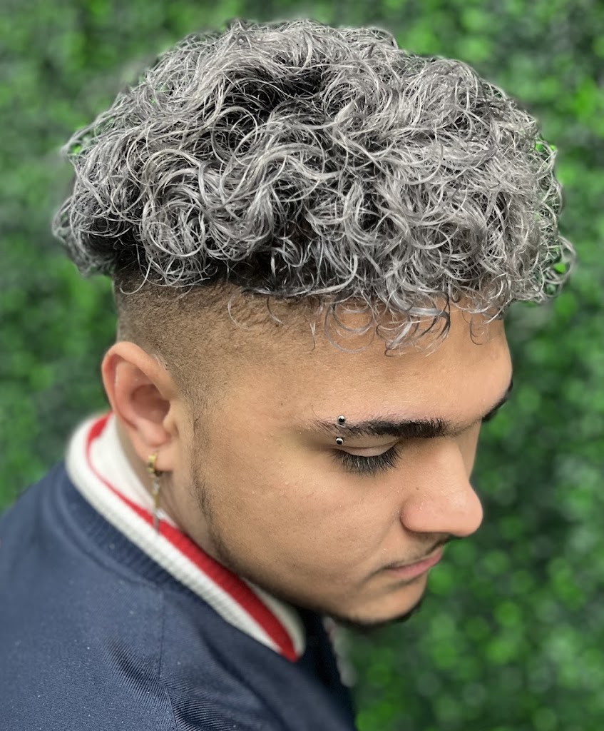 Karin's Salon & Barber Shop 73160