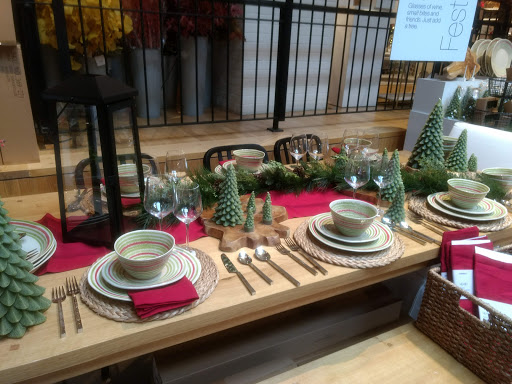 Furniture Store «Crate and Barrel», reviews and photos, 2801 W Big Beaver Rd, Troy, MI 48084, USA