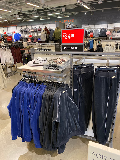 Sporting Goods Store «Nike Factory Store», reviews and photos, 1 Premium Outlet Blvd #699, Tinton Falls, NJ 07753, USA