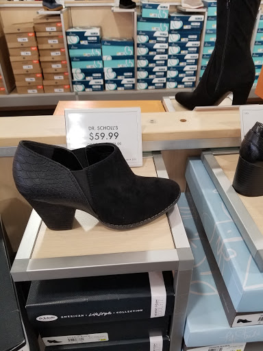 Shoe Store «DSW Designer Shoe Warehouse», reviews and photos, 314 Marketplace Mile, Plainfield, IN 46168, USA