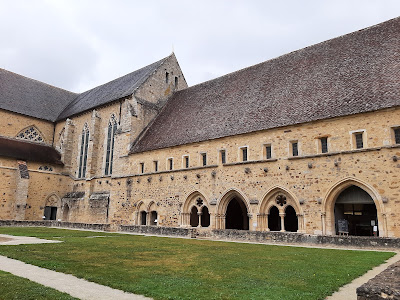 Parking Gratuit de l'Abbaye à Yvré-l'Évêque