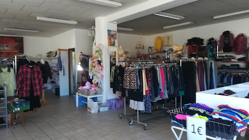 Magasin de vêtements Boutique Solidaire Secours Catholique Biarritz