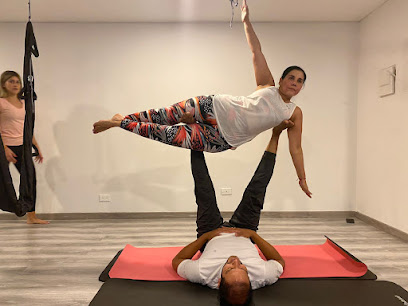 Acro-yoga y thai
