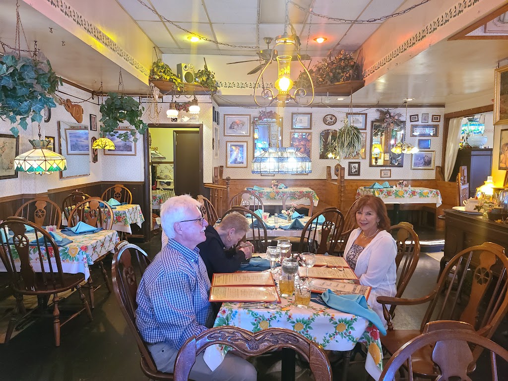 Koehring's Grand Central House 53042