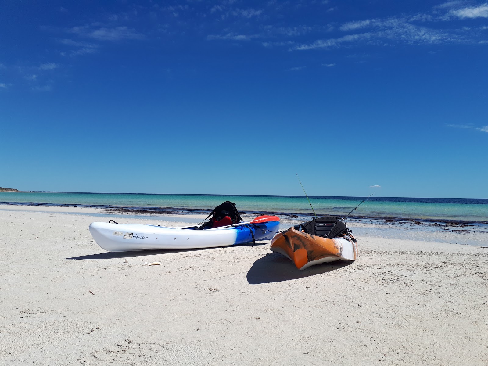 Foto de Wauraltee Beach con agua cristalina superficie