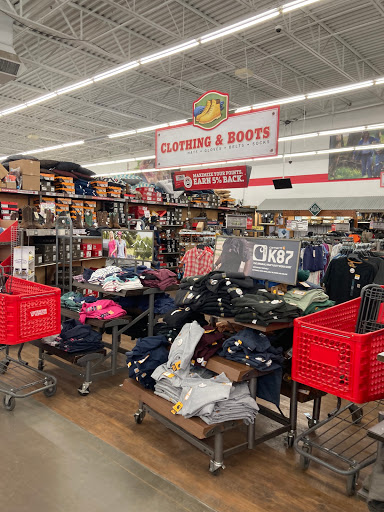 Home Improvement Store «Tractor Supply Co.», reviews and photos, 2003 Priest Dr, La Grange, KY 40031, USA