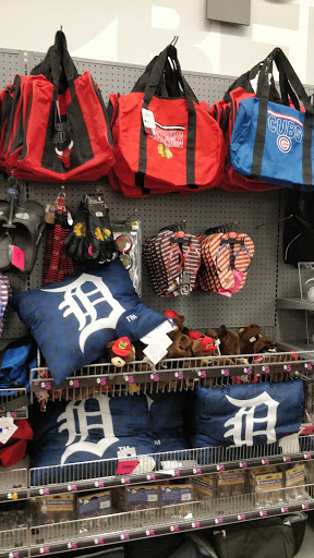 Variety Store «Five Below», reviews and photos, 1468 E Golf Rd, Schaumburg, IL 60173, USA