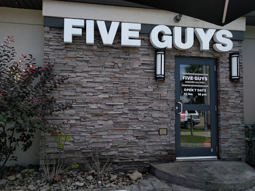 Five Guys image 8