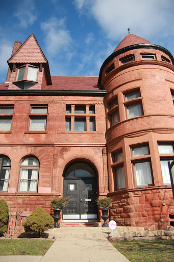 Bridal Shop «Beautiful Bridal with Keasha Rigsby», reviews and photos, 2921 E Jefferson Ave, Detroit, MI 48207, USA