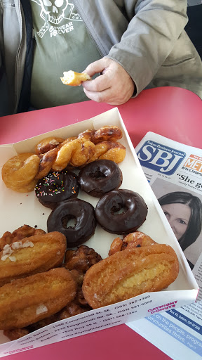 Coffee Shop «Daynight Donuts», reviews and photos, 2234 Fairgrounds Rd NE, Salem, OR 97301, USA