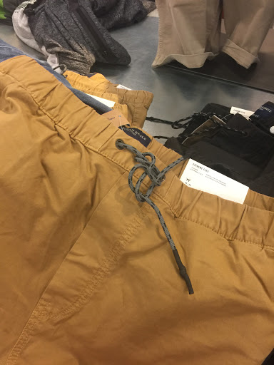 Clothing Store «AEO & Aerie Store», reviews and photos, 625 Black Lake Blvd SW #138, Olympia, WA 98502, USA