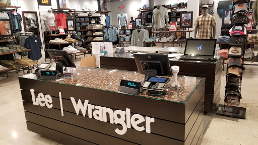 Outlet Store «VF Outlet», reviews and photos, 1721 94th Dr, Vero Beach, FL 32966, USA