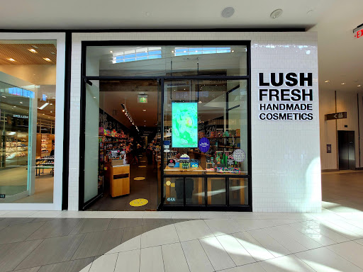 Cosmetics Store «Lush Cosmetics», reviews and photos, 21540 Hawthorne Blvd #414a, Torrance, CA 90503, USA