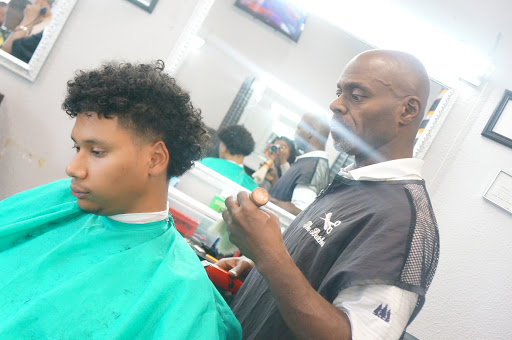 Barber Shop «SHECOSMO Hair Salon And Barbershop», reviews and photos, 2109 W Parker Rd #108, Plano, TX 75023, USA