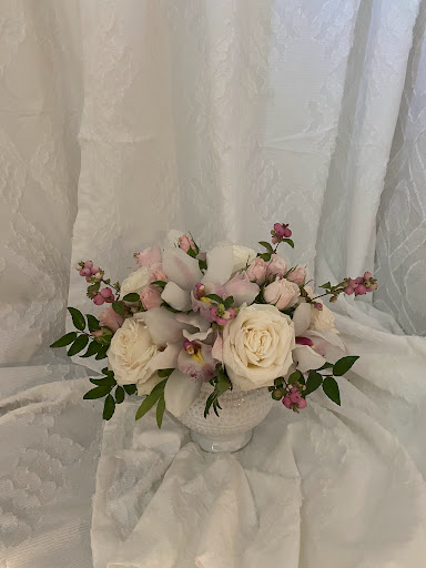 Florist «Fleur De Lis Florists», reviews and photos, 6588 Quinton Ln, Tujunga, CA 91042, USA