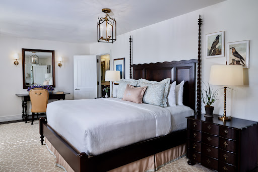 Deer Path Inn