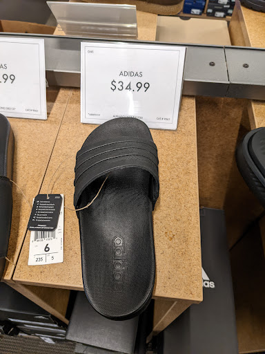 Shoe Store «DSW Designer Shoe Warehouse», reviews and photos, 2453 NW 185th Ave, Hillsboro, OR 97124, USA