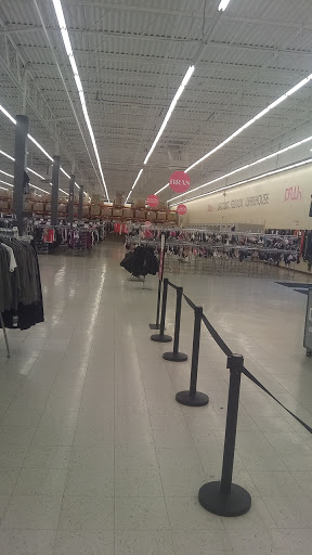 Discount Store «Discount Fashion Warehouse Northland», reviews and photos, 2727 Northland Plaza Dr, Columbus, OH 43231, USA