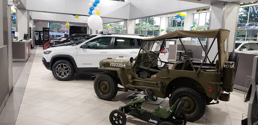 Jeep Dealer «Golling Chrysler Dodge Jeep Ram», reviews and photos, 2405 S Telegraph Rd, Bloomfield Hills, MI 48302, USA
