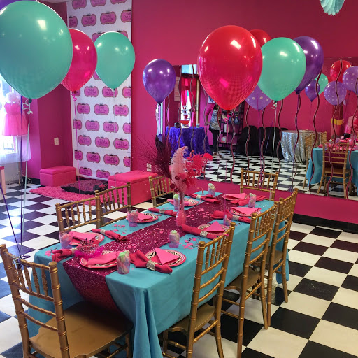Tickled Pink & Posh Party Boutique, 9627 Reisterstown Rd, Owings Mills, MD 21117, USA, 