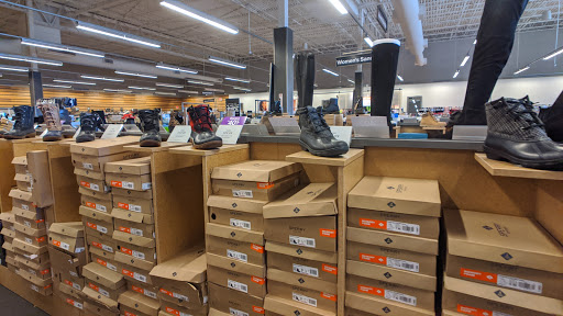 Shoe Store «DSW Designer Shoe Warehouse», reviews and photos, 11500 Burleigh St., Wauwatosa, WI 53222, USA
