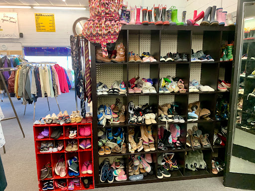 Thrift Store «The Main Place Thrift Store», reviews and photos, 1631 El Camino Real, Tustin, CA 92780, USA