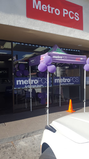Cell Phone Store «MetroPCS Authorized Dealer», reviews and photos, 20867 Lassen St, Chatsworth, CA 91311, USA
