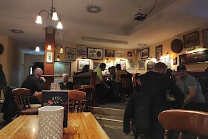 Gelling's The Bogtrotter Irish Pub image