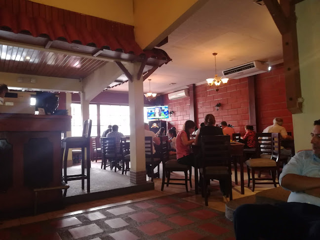 Crow's Bar Restaurant - Machala