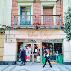 Casa Ambrosio Rodríguez, S.L. (Tienda 1) C. Claudio Moyano, 24, 47001 Valladolid, España