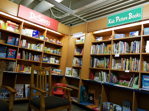 UC San Diego Bookstore image