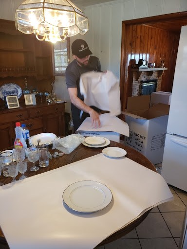 Moving and Storage Service «Two Men and a Truck», reviews and photos, 789 Westland Dr, Lexington, KY 40504, USA