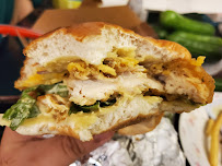 Sandwich au poulet du Restaurant de plats à emporter Pepe Chicken by FastGoodCuisine - Montmartre à Paris - n°3