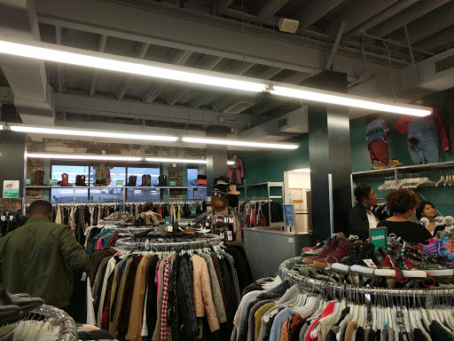 Used Clothing Store «Buffalo Exchange Houston», reviews and photos, 2901 S Shepherd Dr, Houston, TX 77098, USA