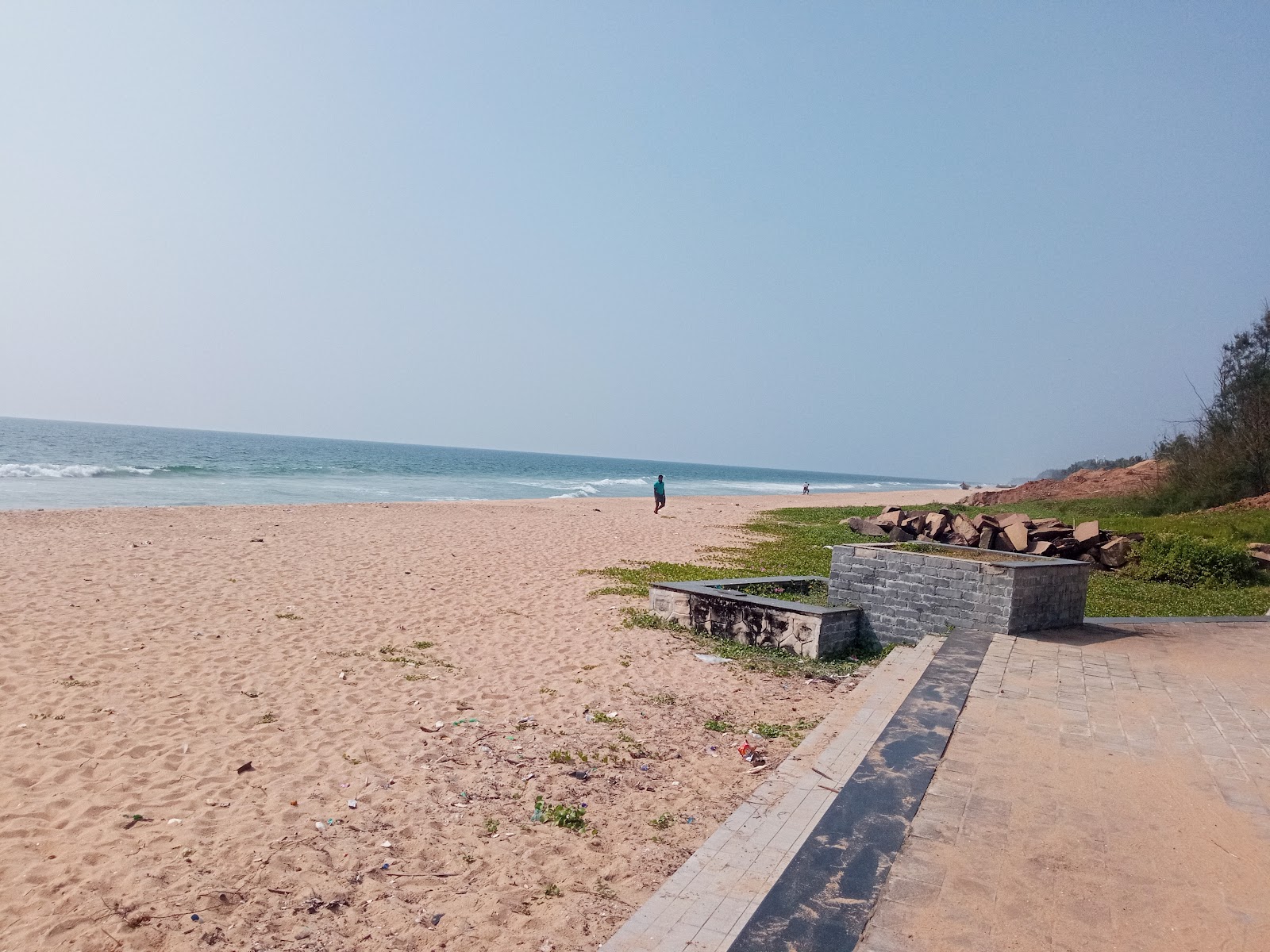 Kayikkara Beach的照片 带有碧绿色水表面