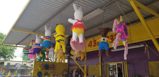 Florist «Davany Flowers & Pinatas», reviews and photos, 522 Cupples Rd, San Antonio, TX 78237, USA