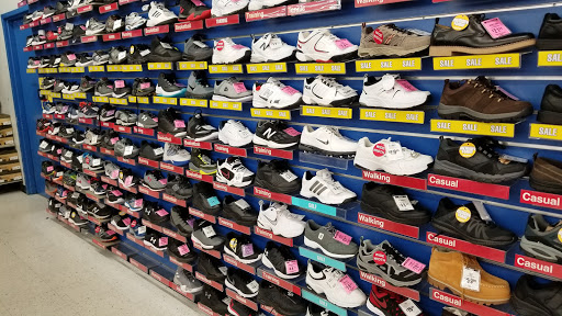 Sporting Goods Store «Big 5 Sporting Goods - El Toro», reviews and photos, 24314 Swartz Dr, Lake Forest, CA 92630, USA