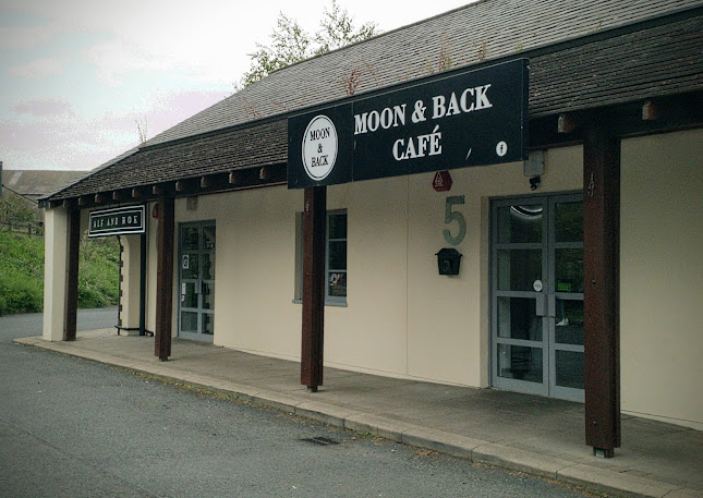 Moon and Back Cafe - Coffee shop