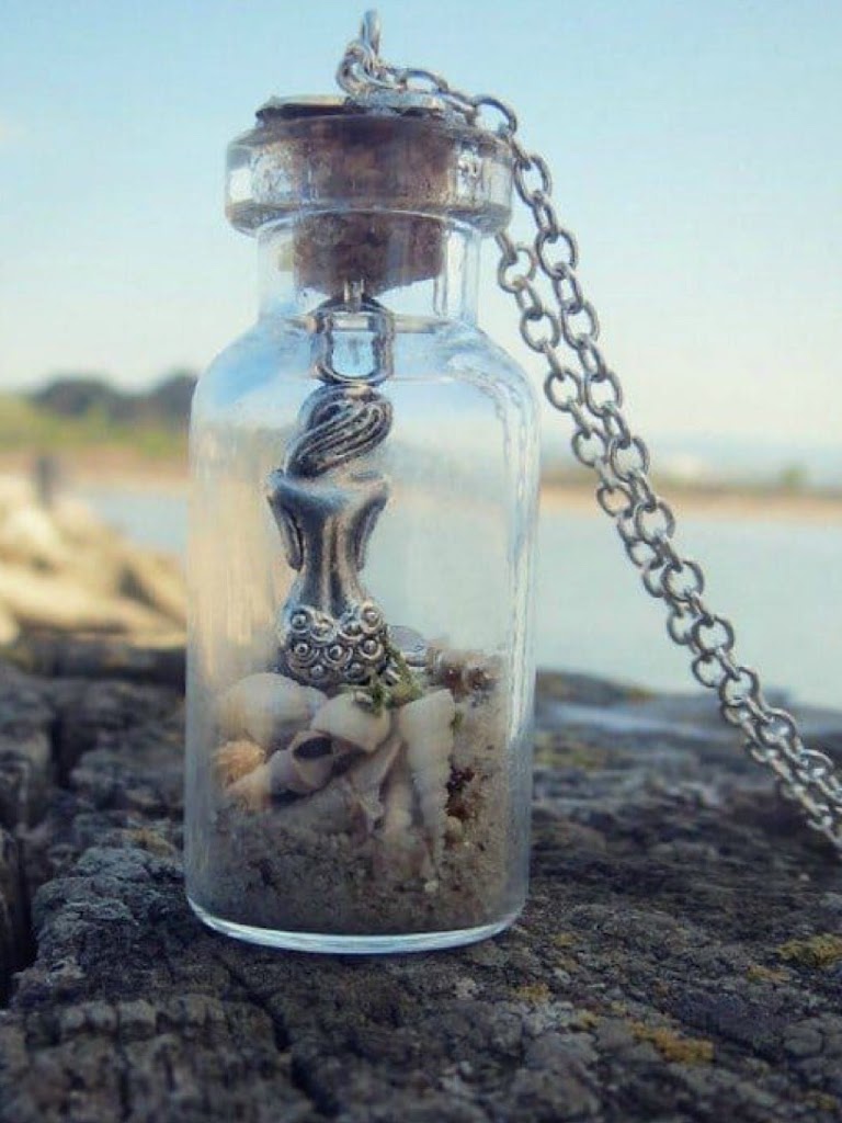 The Mermaid’s Den 98614