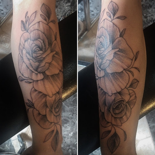 Explore electrical tattoos ideas, creative tattoo ideas in Lander, available at Blackblood Tattoo and Piercing