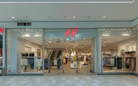 H&M image