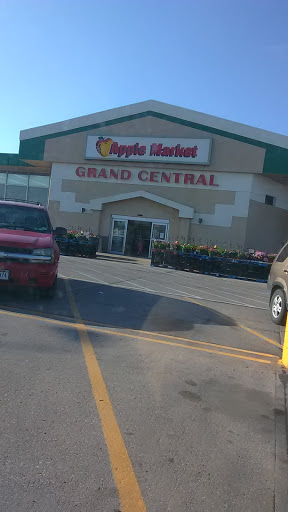 Grocery Store «Grand Central Apple Market», reviews and photos, 7 W 25th St, Kearney, NE 68847, USA