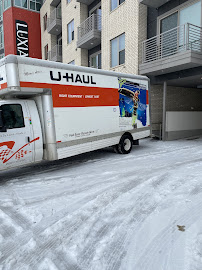 Select Moving Services - Photo 3 - Car repair in , Dallas