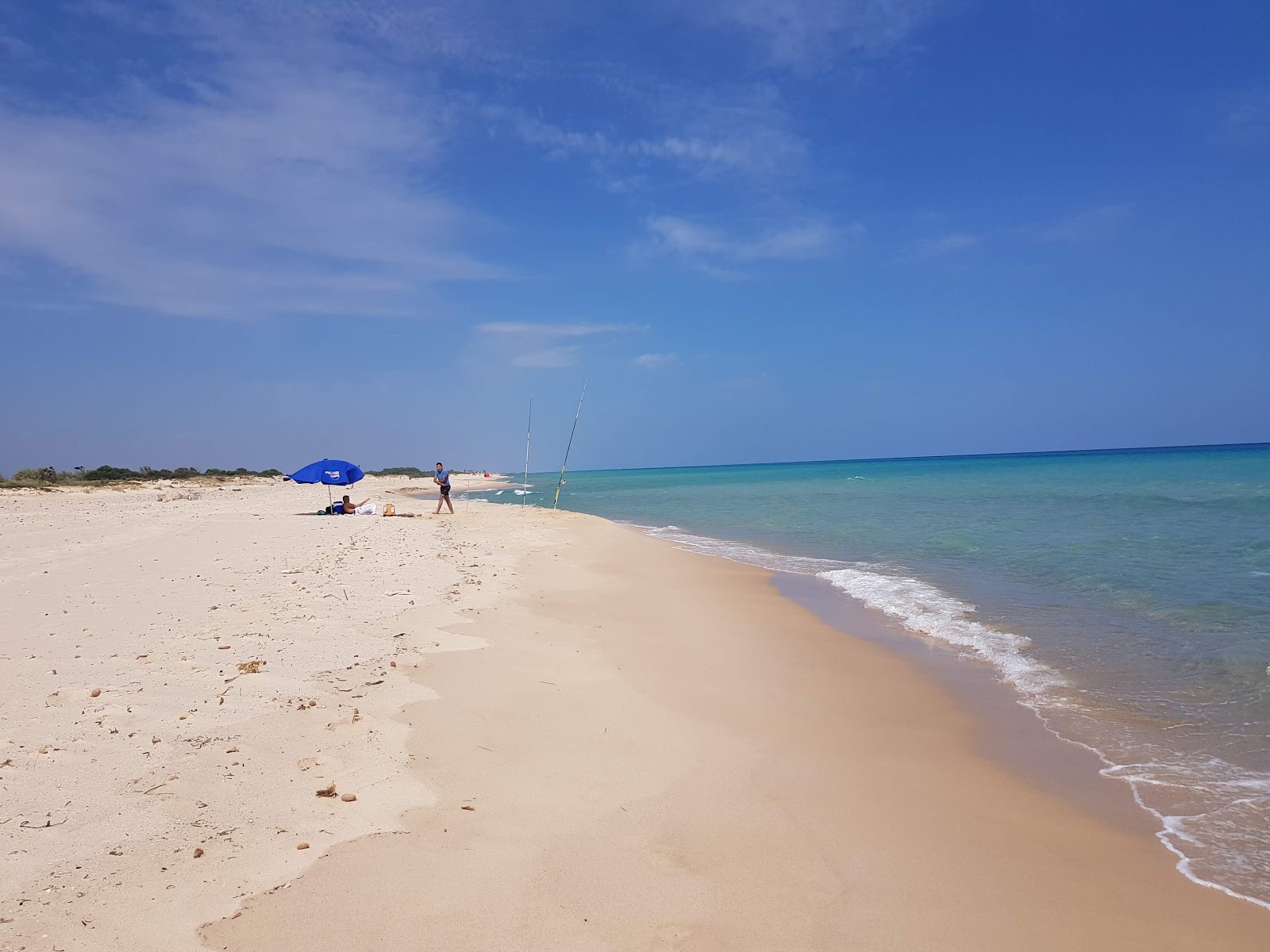 Fotografie cu Plage de Tazarka cu o suprafață de apa pură turcoaz