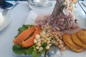 Acuarios Restaurant image