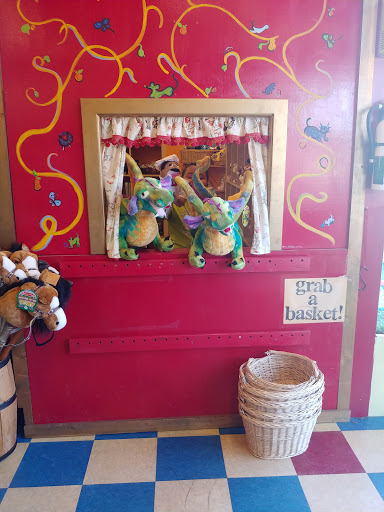 Toy Store «Hopscotch Toys», reviews and photos, 103 SE Baker St, McMinnville, OR 97128, USA