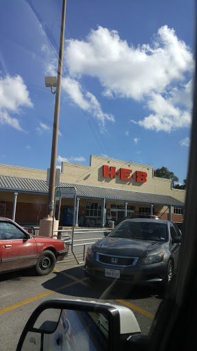 Grocery Store «H-E-B Grocery», reviews and photos, 2424 N 16th St, Orange, TX 77630, USA
