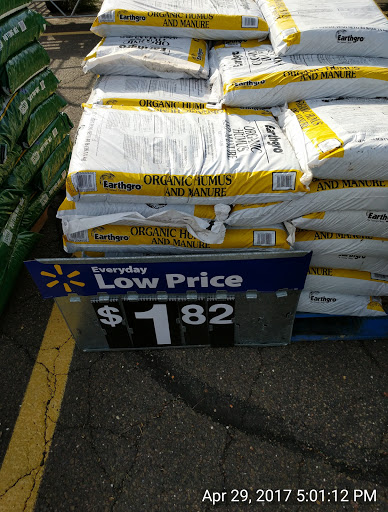 Discount Store «Walmart», reviews and photos, 465 Bridgeport Ave, Shelton, CT 06484, USA