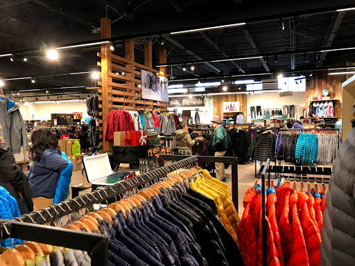 Clothing Store «L.L. Bean», reviews and photos, 25225 Cedar Rd, Lyndhurst, OH 44124, USA