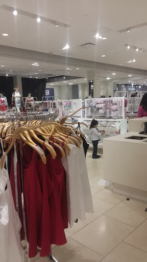 Clothing Store «Forever 21», reviews and photos, 651 Kapkowski Rd, Elizabeth, NJ 07201, USA